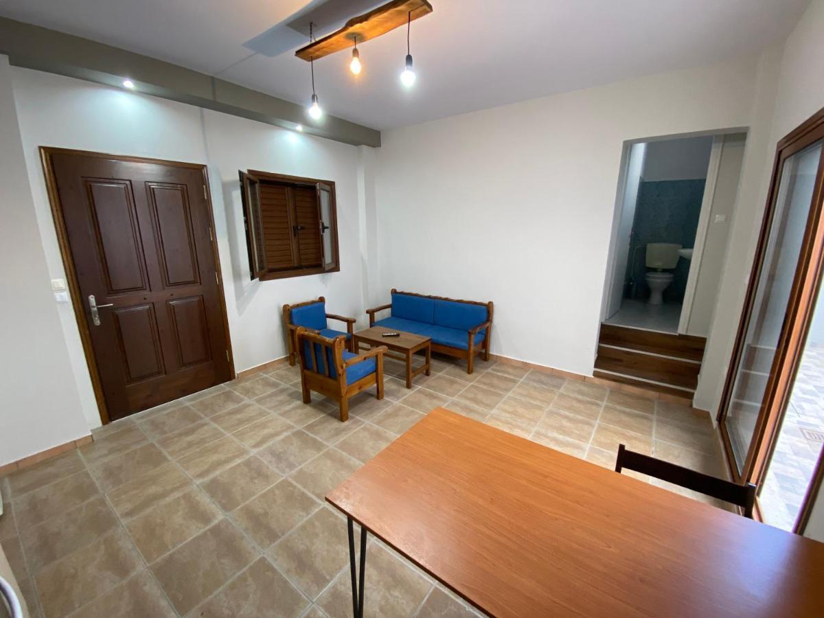 Kalamata home, Marina C Bagian luar foto
